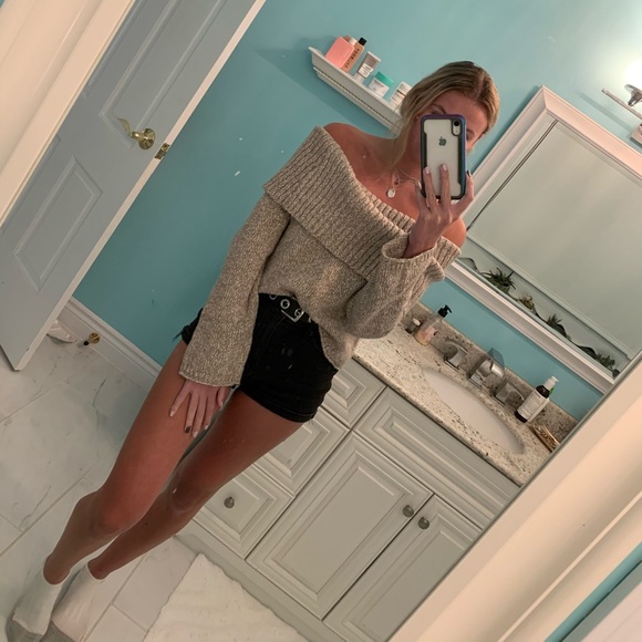 Off The Shoulder Sweater - Picture 1 of 5